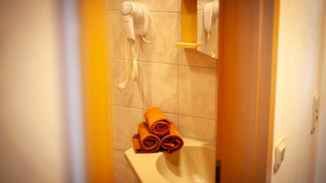 Romhild Hotel & Restaurant Zum Hirsch מראה חיצוני תמונה