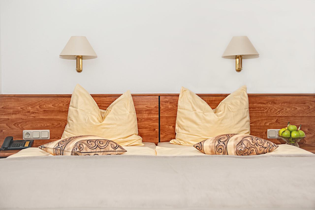 Romhild Hotel & Restaurant Zum Hirsch חדר תמונה